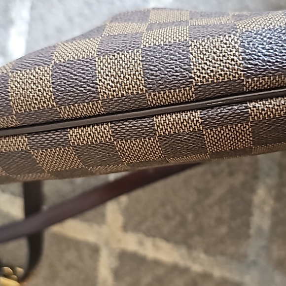 Louis Vuitton Bloomsbury Damier Ebene Crossbody Shoulder Bag - Picture 8 of 17
